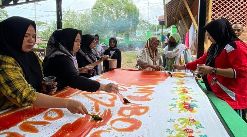 Disperindagkop gelar pelatihan membatik bagi 40 pelaku UMKM