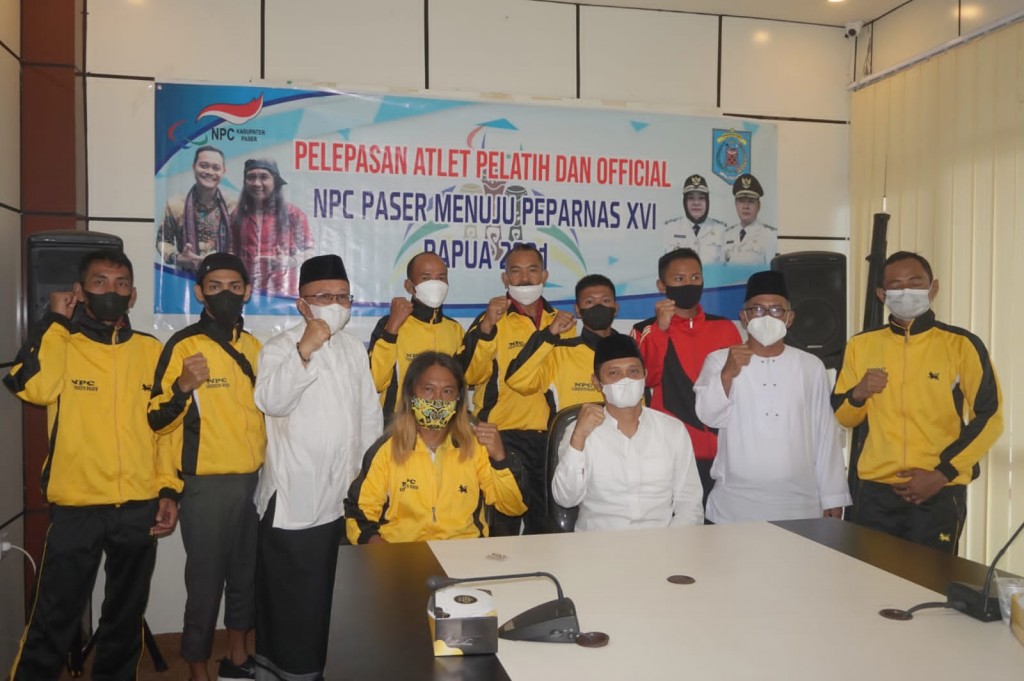 PEMKAB PASER LEPAS ATLET PEPARNAS XVI KE PAPUA